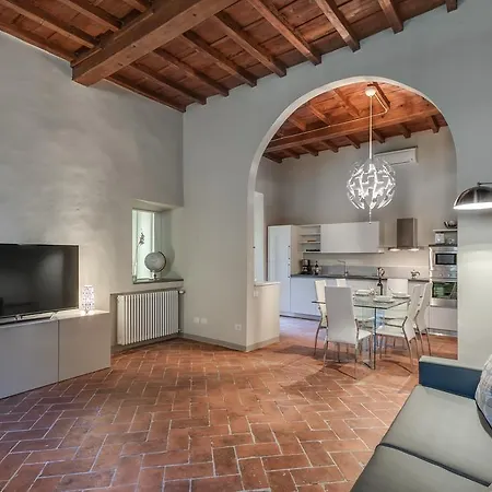 Macci Courtyard Apartment *